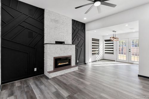 9346 Valley Hedge, San Antonio, TX, 78250-5771 | Card Image