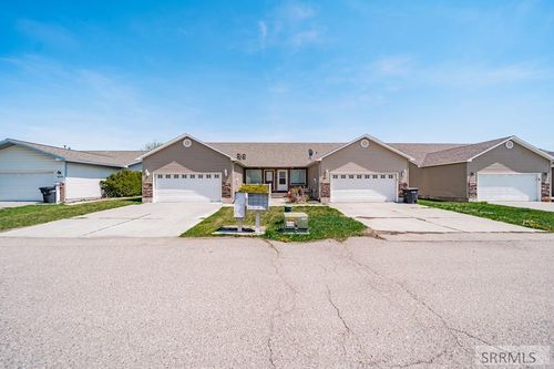 3109 1st St, Ammon, ID, 83401-4522 | Card Image