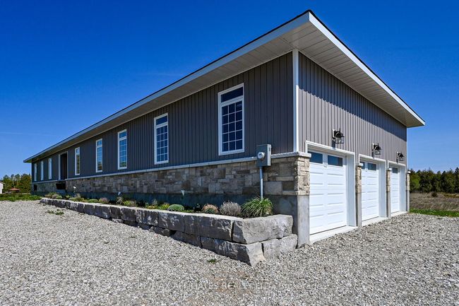 2064 Rosedale Road N, House other with 3 bedrooms, 3 bathrooms and 6 parking in Montague ON | Image 5