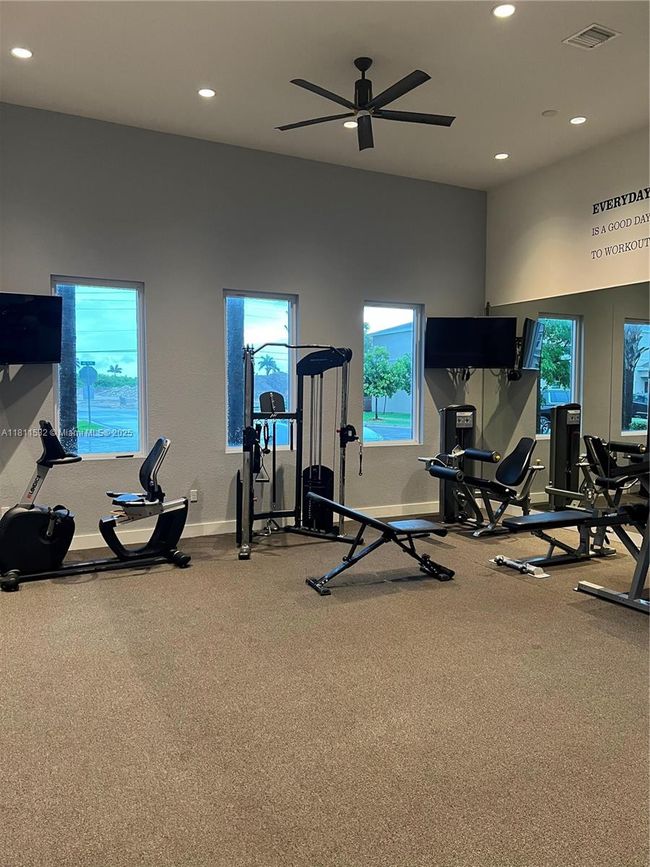495 Ne 5 Th Way, Townhouse with 3 bedrooms, 3 bathrooms and null parking in Florida City FL | Image 21