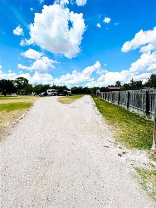 8019 Verbena St, Edinburg, TX, 78542-7166 | Card Image