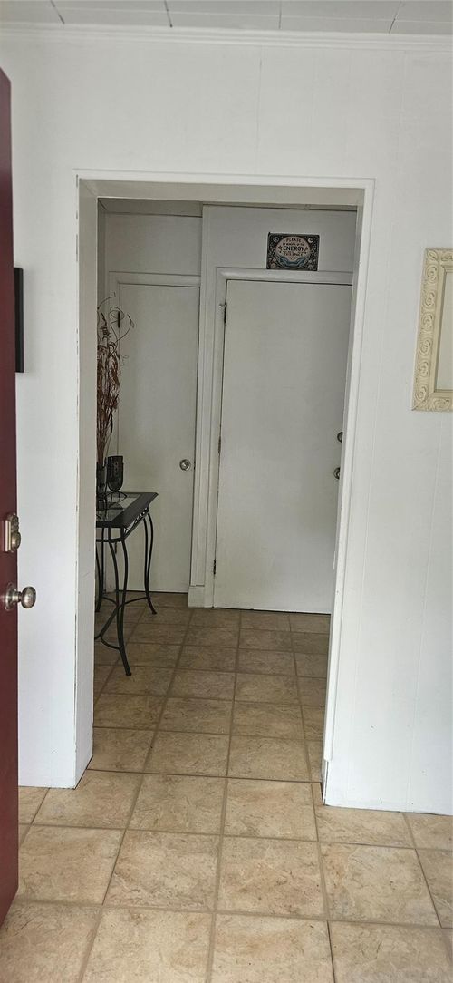 44 Church St, Marlboro, NY, 12542-6122 | Card Image