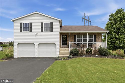 479 Lea Dr, Chambersburg, PA, 17202-7945 | Card Image