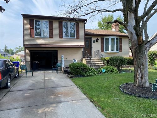 4040 Towers Pl, Hamburg, NY, 14075-1331 | Card Image