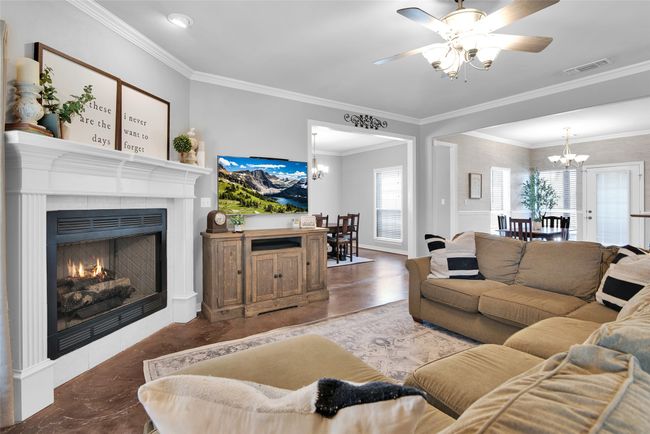 611 Clay Ln, House other with 4 bedrooms, 3 bathrooms and null parking in Sherman TX | Image 6