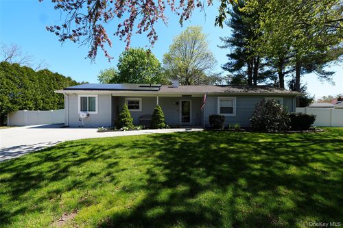 165 Randall Rd, Shoreham, NY, 11786-2316 | Card Image