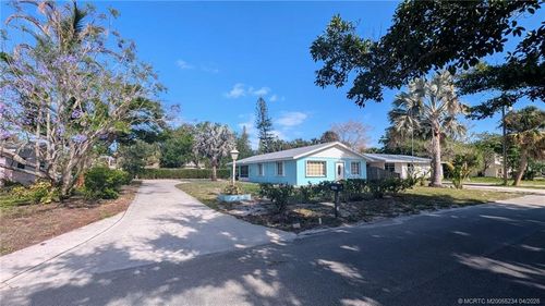 1097 Ne Kubin Ave, Jensen Beach, FL, 34957-6123 | Card Image