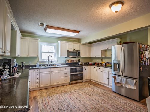 2857 Anthony Rd, Pope, MS, 38658-2914 | Card Image