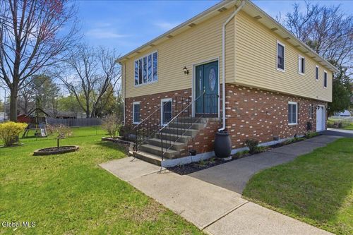 18 Norfolk St, Albany, NY, 12203-5728 | Card Image