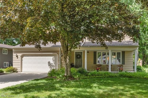 5756 Dorothy Dr, North Olmsted, OH, 44070-4269 | Card Image