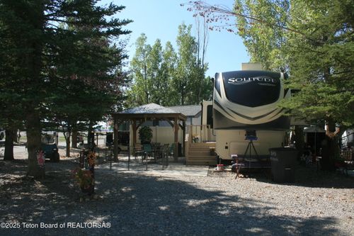 40 Muleshoe Rd, Thayne, WY, 83127 | Card Image