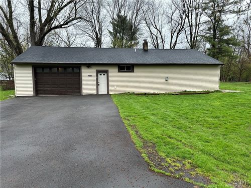 7685 Oswego Rd, Liverpool, NY, 13090-2943 | Card Image