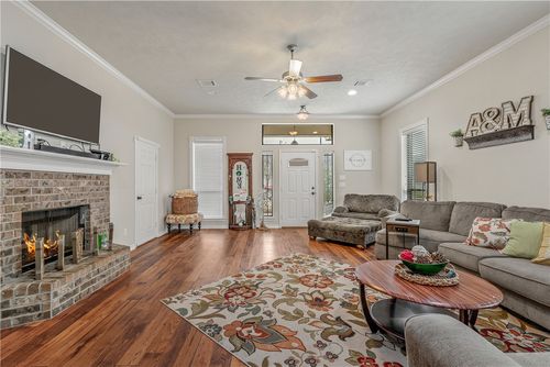 918 Dove Landing Ave, College Station, TX, 77845-6164 | Card Image