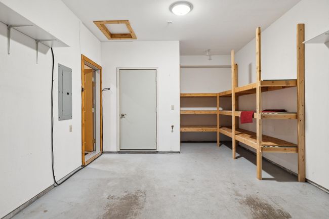 Garage | Image 22