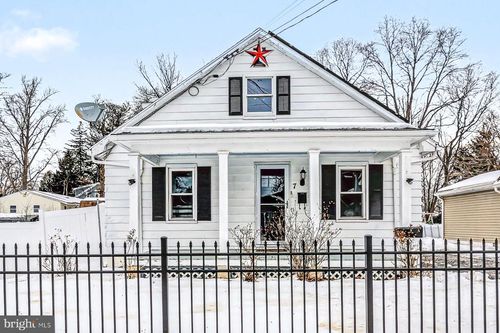 7 S George St, MECHANICSBURG, PA, 17055-3714 | Card Image