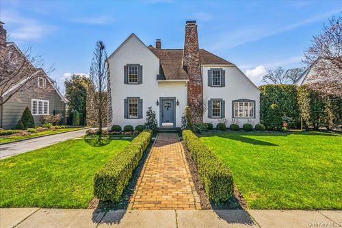 108 Chestnut St, Garden City, NY, 11530-6408 | Card Image