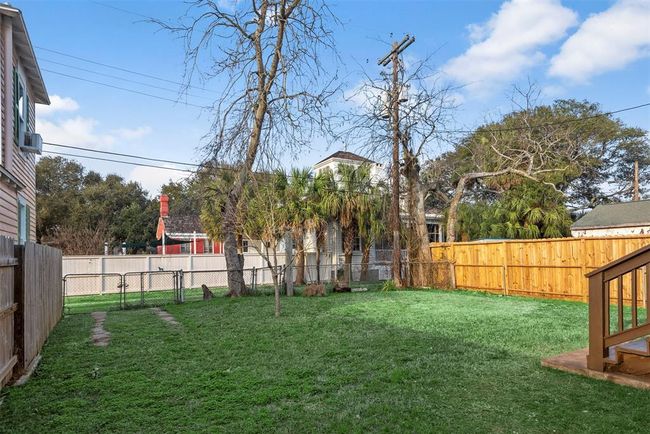 3610 Avenue P 1/2, House other with 3 bedrooms, 2 bathrooms and null parking in Galveston TX | Image 34