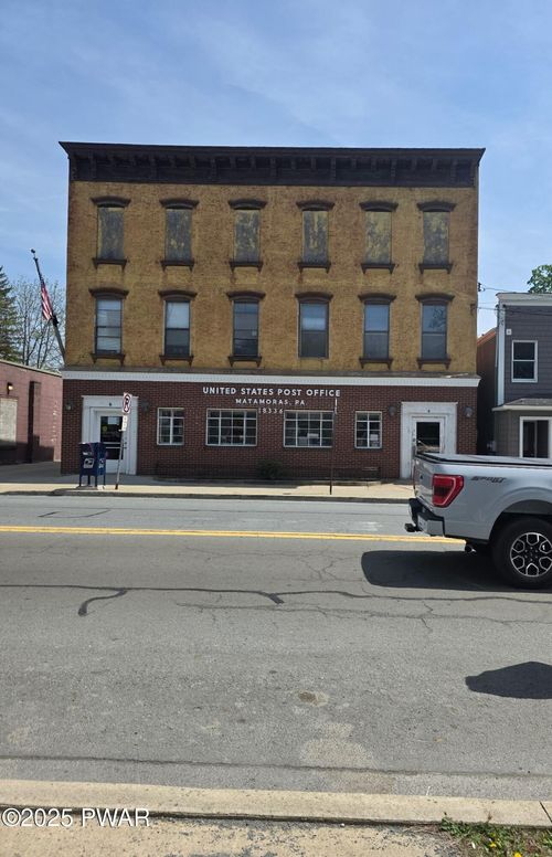 1-8 Pennsylvania Ave, Matamoras, PA, 18336-1433 | Card Image