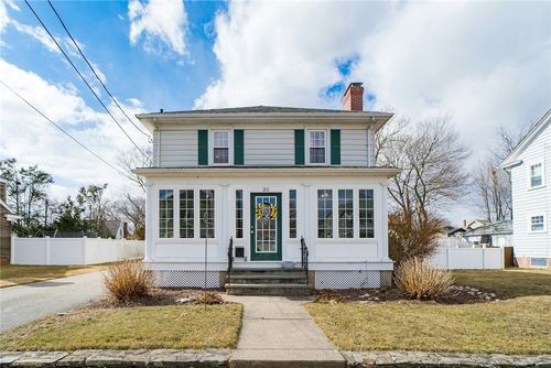 35 Felsmere Avenue, Pawtucket, RI, 02861 | Card Image