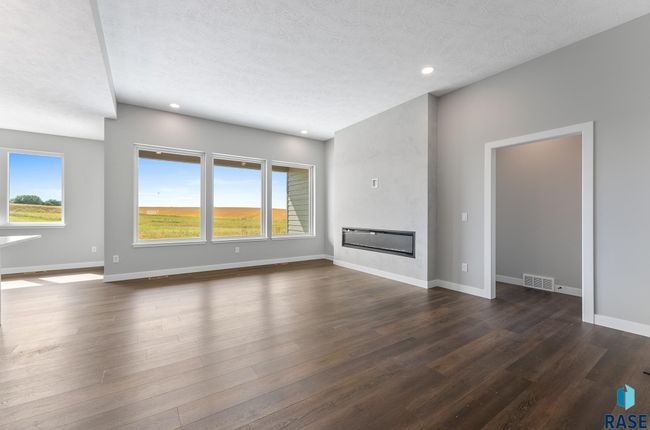 513 N Wildcat Dr, Townhouse with 3 bedrooms, 3 bathrooms and null parking in Sioux Falls SD | Image 12