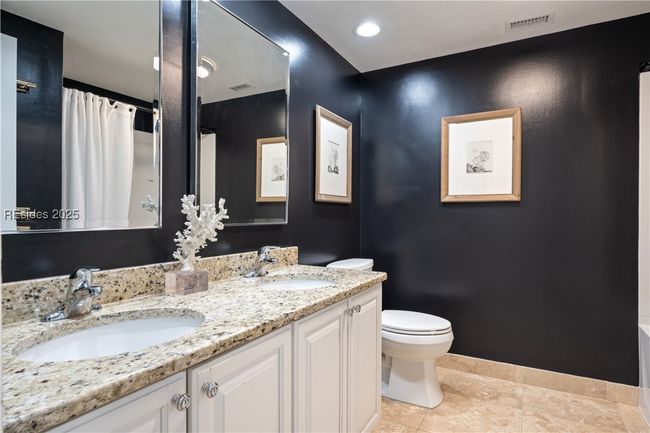 APT-240 - 2 Shelter Cove Ln, Condo with 2 bedrooms, 2 bathrooms and null parking in Hilton Head Island SC | Image 16