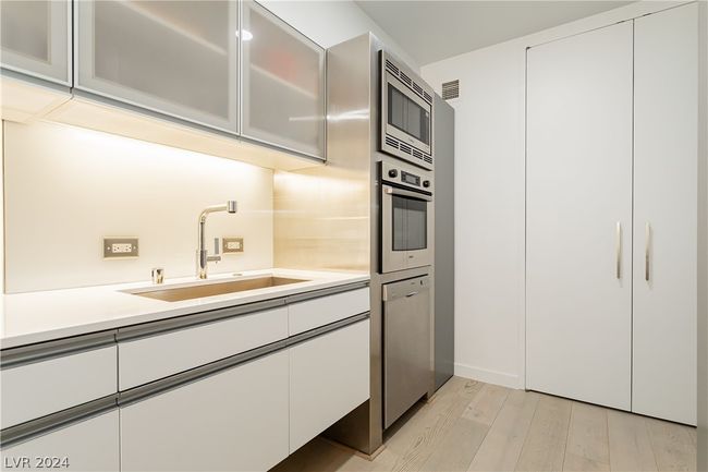 1401 - 3722 Las Vegas Blvd S, Condo with 1 bedrooms, 1 bathrooms and null parking in Las Vegas NV | Image 12