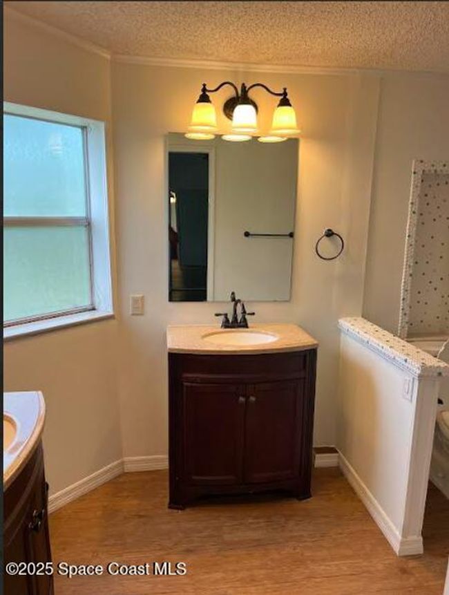 Primary Bathroom | Image 8