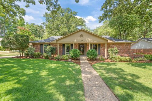 2914 Valley Park Dr, Little Rock, AR, 72212-2616 | Card Image