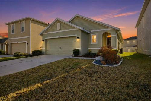 8204 Pelican Reed Cir, Wesley Chapel, FL, 33545-5158 | Card Image