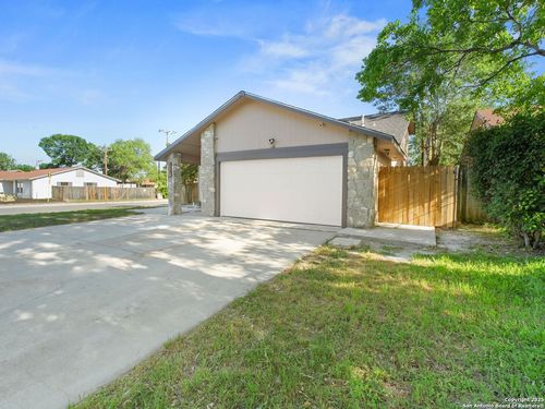 9302 Valley Dale St, San Antonio, TX, 78250-3954 | Card Image