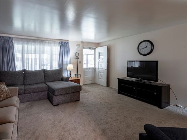 237 Connecticut Dr, House other with 3 bedrooms, 2 bathrooms and 1 parking in Lower Burrell PA | Image 6