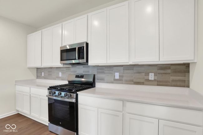 104 Maxim Ct, Condo with 2 bedrooms, 2 bathrooms and null parking in Cumberland IN | Image 6