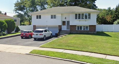 7 Motor Ln, Old Bethpage, NY, 11804-1727 | Card Image