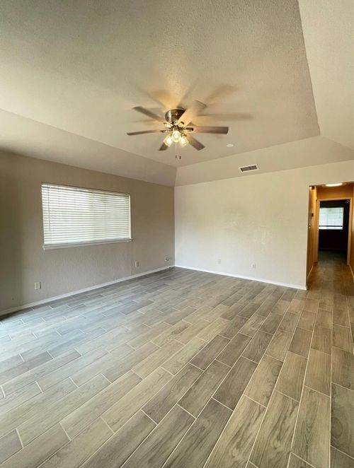 409 S Las Vegas Trl, White Settlement, TX, 76108-2746 | Card Image