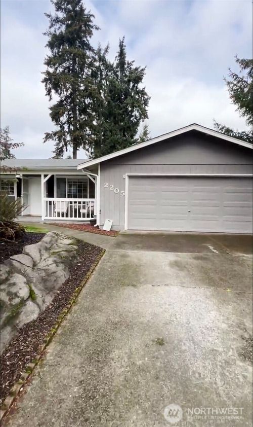 2205 29th Ave Se, Puyallup, WA, 98374-1450 | Card Image