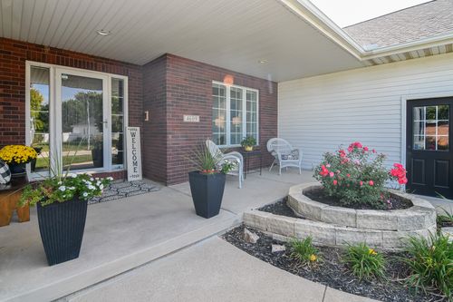 4609 Ashwood Dr, Urbandale, IA, 50322-8331 | Card Image