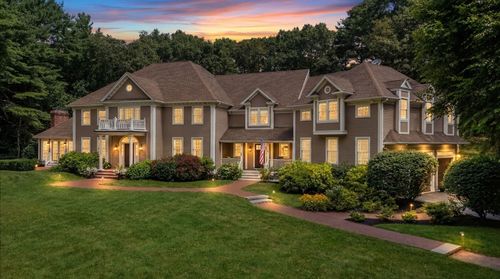 137 Lake St, Sherborn, MA, 01770-1607 | Card Image