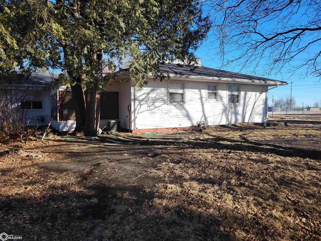 821 Ne 2 Nd St, Home with 3 bedrooms, 2 bathrooms and 1 parking in Eagle Grove IA | Image 4