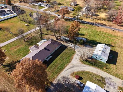 315 Hosselton St Sw, Clay City, IL, 62824-1137 | Card Image