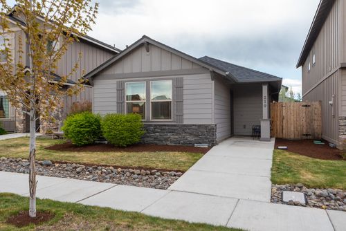 210 Nw 30th St, Redmond, OR, 97756-6912 | Card Image