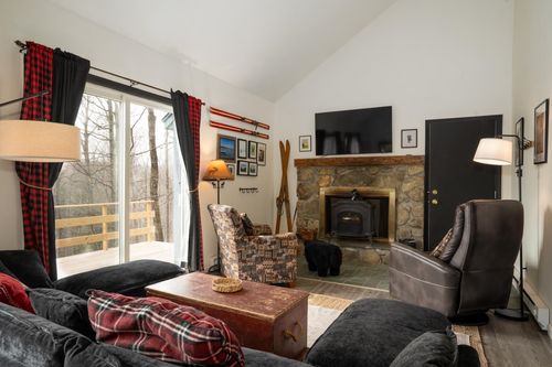 4 Pearl Buck Dr, Winhall, VT, 05340-8826 | Card Image