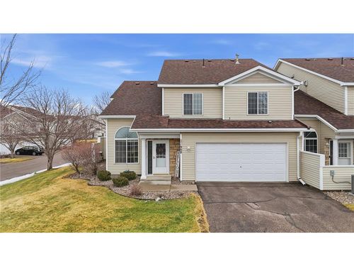 1900 Magnolia Pl, Hudson, WI, 54016-7267 | Card Image