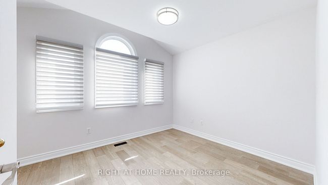 28 Beaton Ave, House other with 6 bedrooms, 4 bathrooms and 4 parking in Maple ON | Image 18