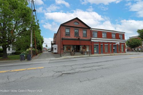 31 Market St, Saugerties, NY, 12477-1311 | Card Image
