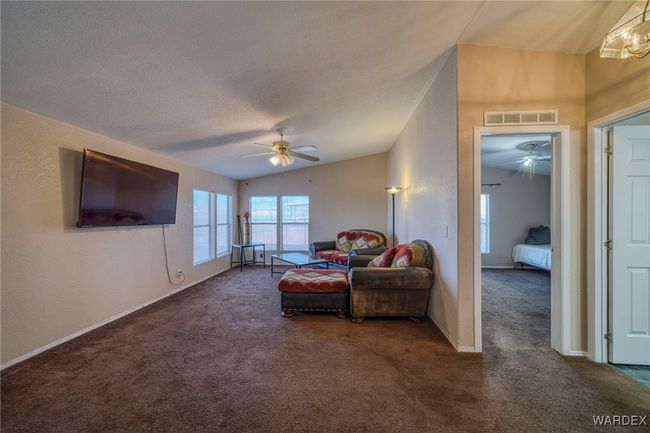 Family Room | Image 18