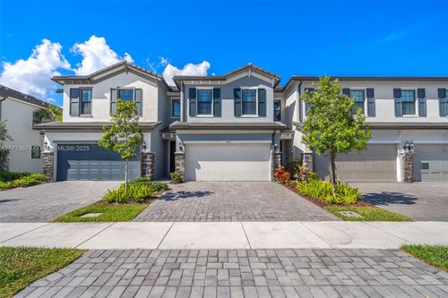 2193 Appleton Cir S, Oakland Park, FL, 33309-1008 | Card Image