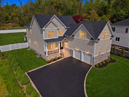 76 Hillside Ave, Livingston, NJ, 07039-2818 | Card Image