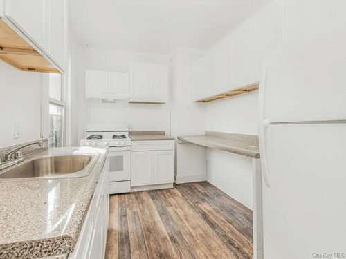 557 S 5th Ave, Mount Vernon, NY, 10550-4407 | Card Image