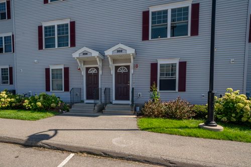 202-202 Karatzas Ave, Manchester, NH, 03104-6608 | Card Image