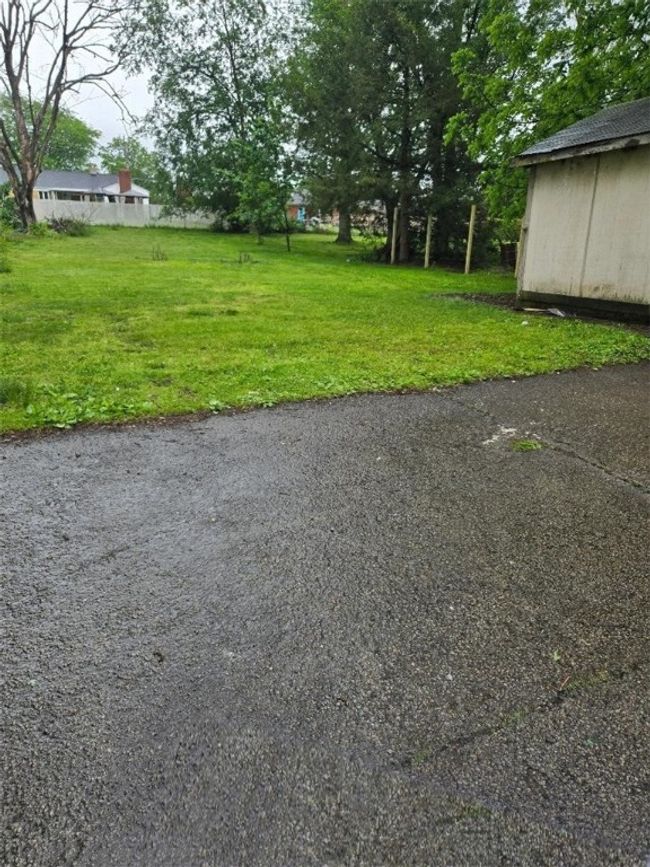 615 Morgantown Rd, House other with 4 bedrooms, 2 bathrooms and 2 parking in Uniontown PA | Image 6